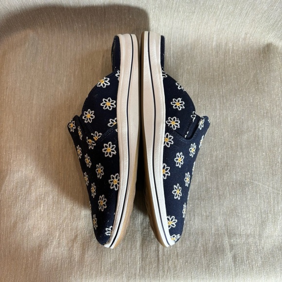 CLARKS CLOUDSTEPPER Sz 8 Slip On Comfort Mules With Daisies - Picture 6 of 9